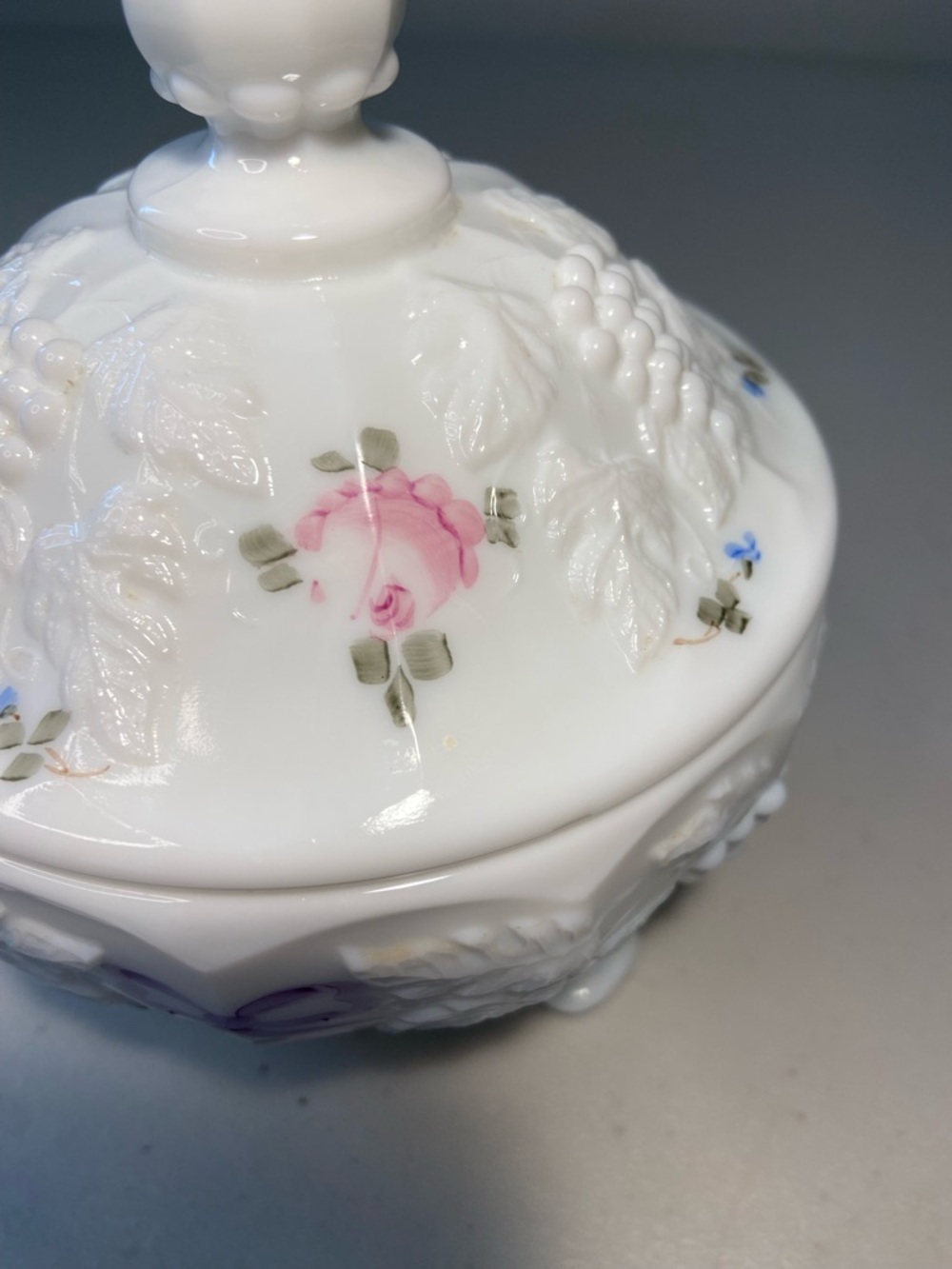 VTG Westmoreland Glass Covered Trinket Dish with Pink Rose and Purple Bow - Picture 3 of 14